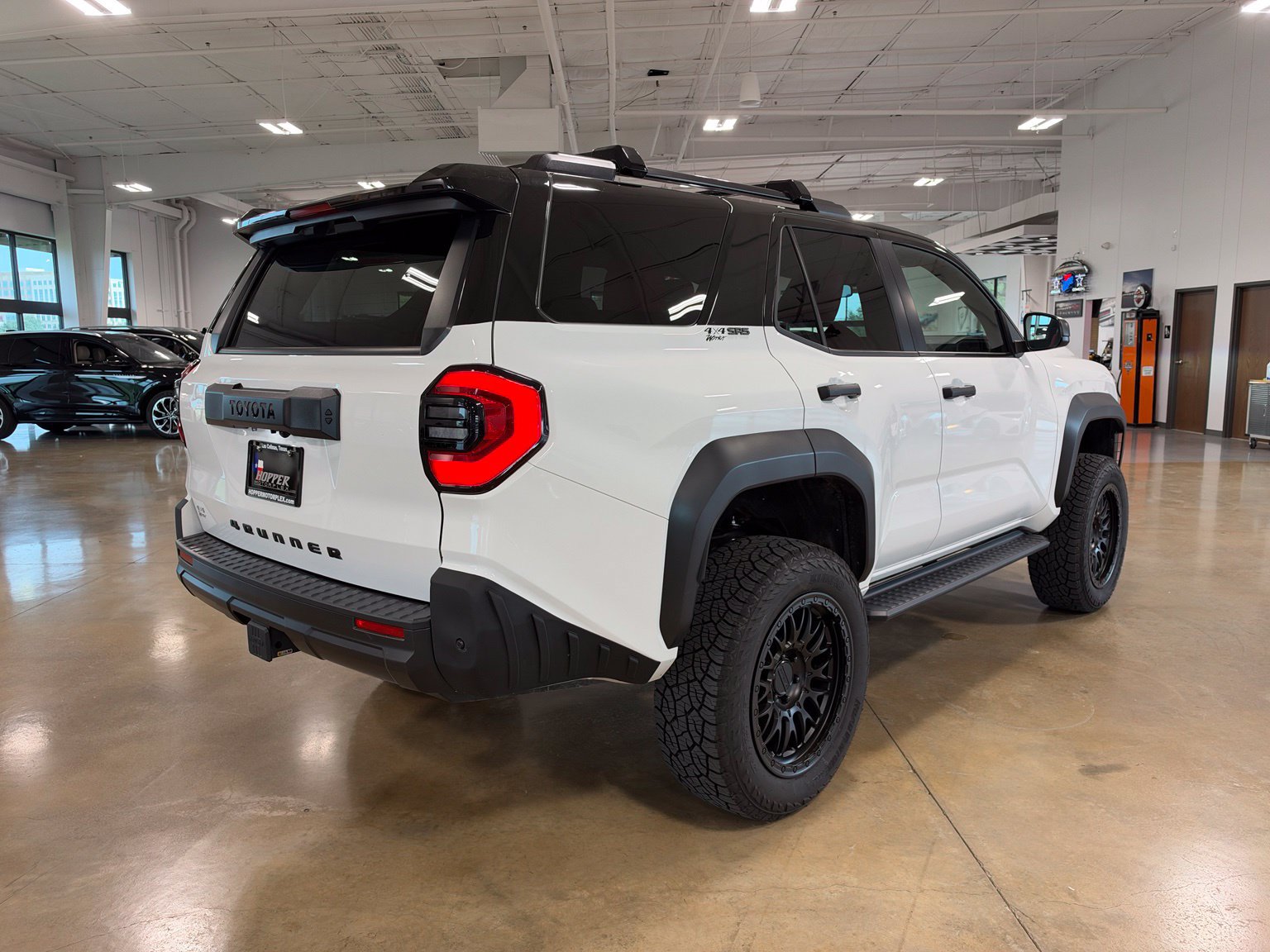 Used 2025 Toyota 4Runner SR5 AWD/4WD image 7