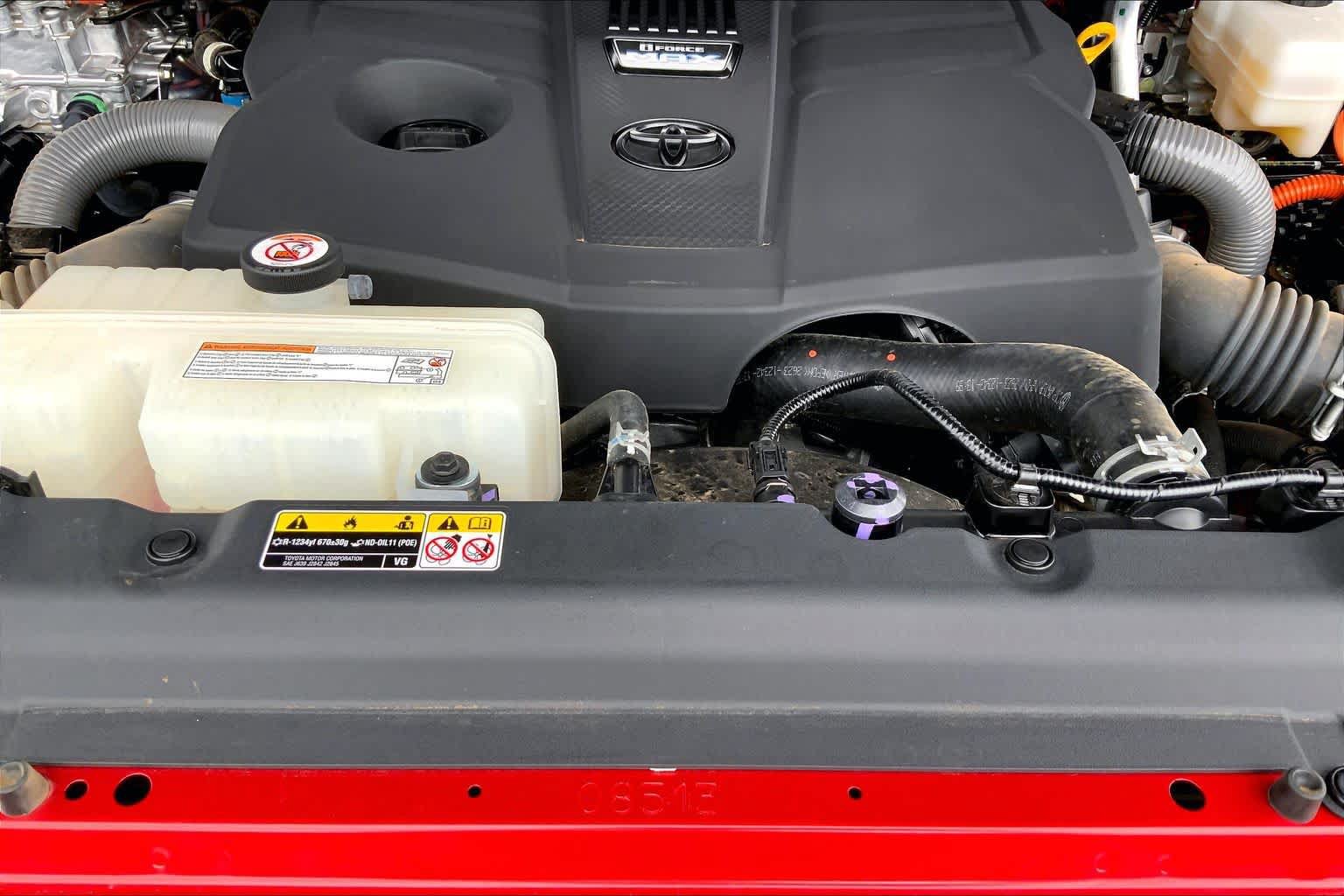 Used 2024 Toyota Tundra Limited AWD/4WD image 33