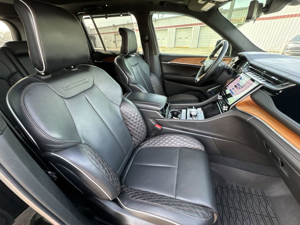 Used 2023 Jeep Grand Cherokee Summit image 25