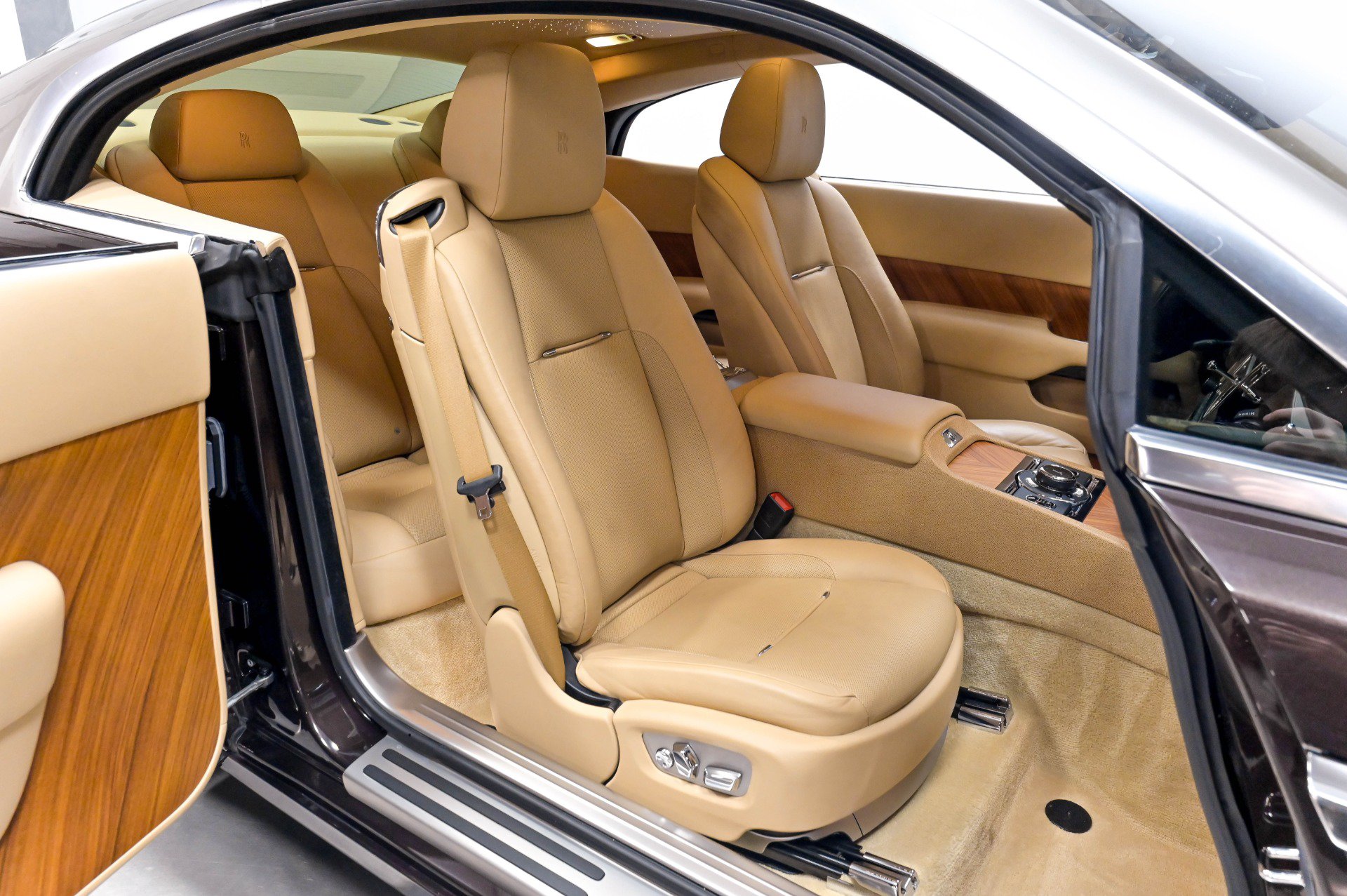 Used 2014 Rolls-Royce Wraith RWD image 28