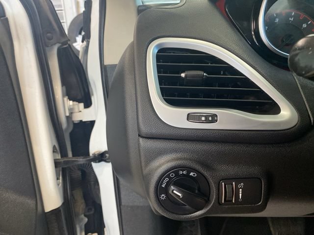 Used 2016 Dodge Dart SXT FWD image 11