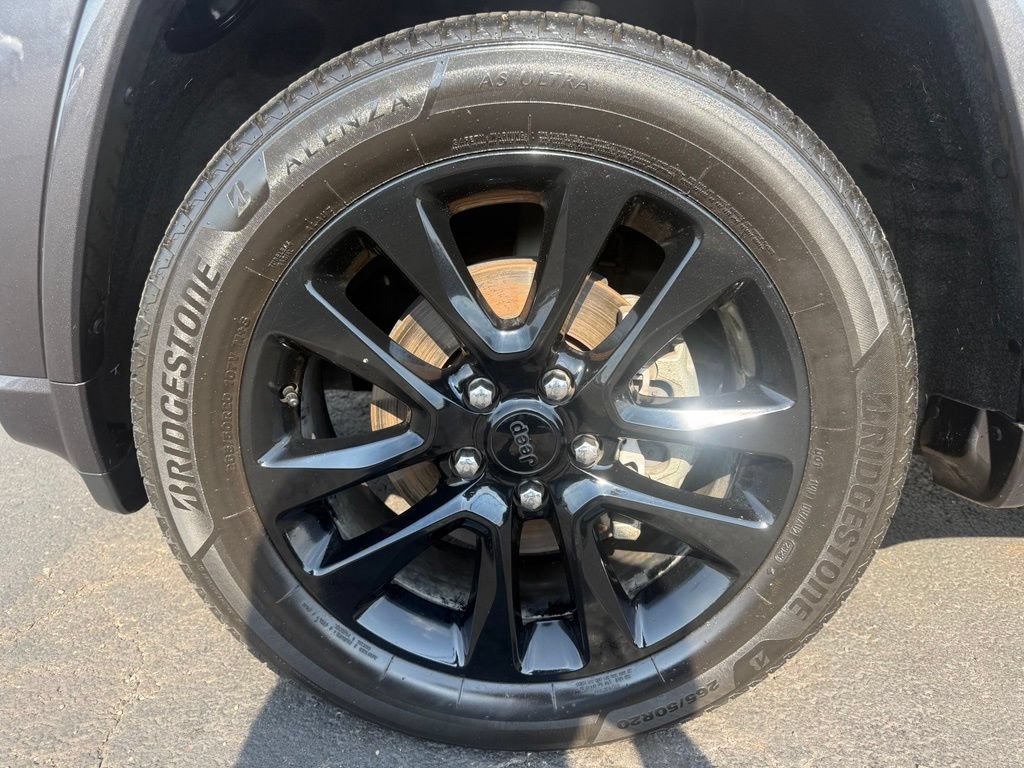 Used 2018 Jeep Grand Cherokee Altitude AWD/4WD image 9