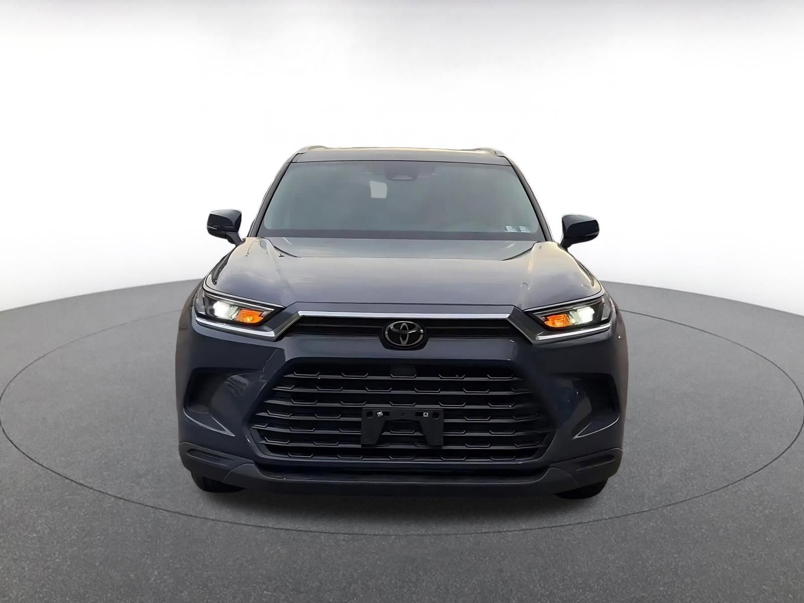 Used 2025 Toyota Grand Highlander FWD image 4