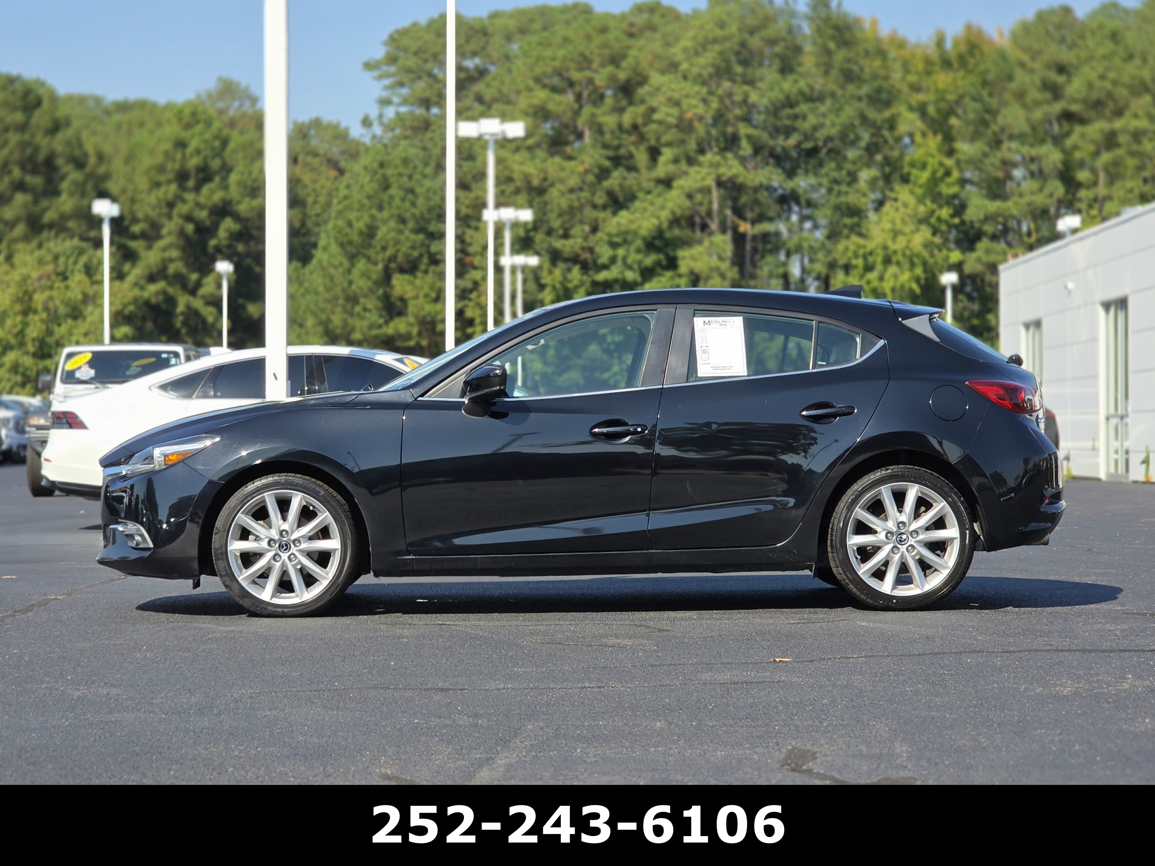Used 2017 MAZDA MAZDA3 Grand Touring w/ Premium Equipment Package FWD image 4