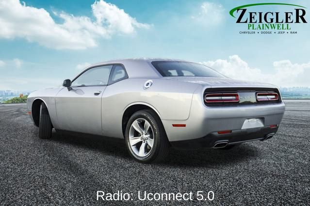 Used 2016 Dodge Challenger SXT video 2