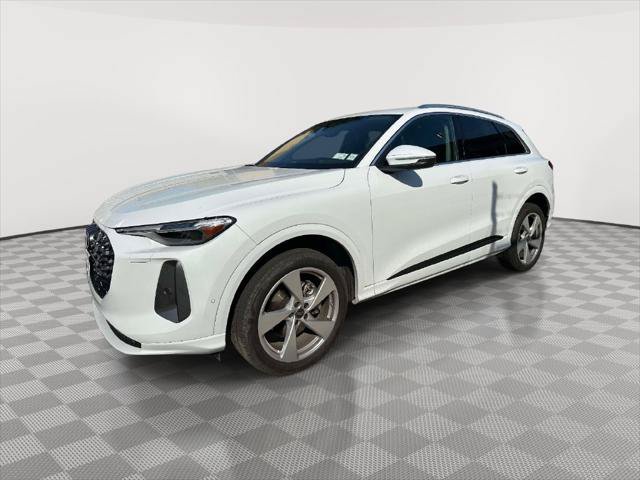 Used 2025 Audi Q5 Premium Plus w/ Premium Plus AWD/4WD image 6
