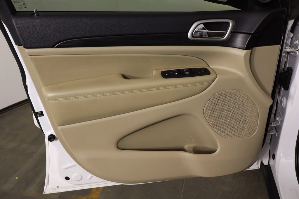 Used 2022 Jeep Grand Cherokee Laredo E RWD image 19