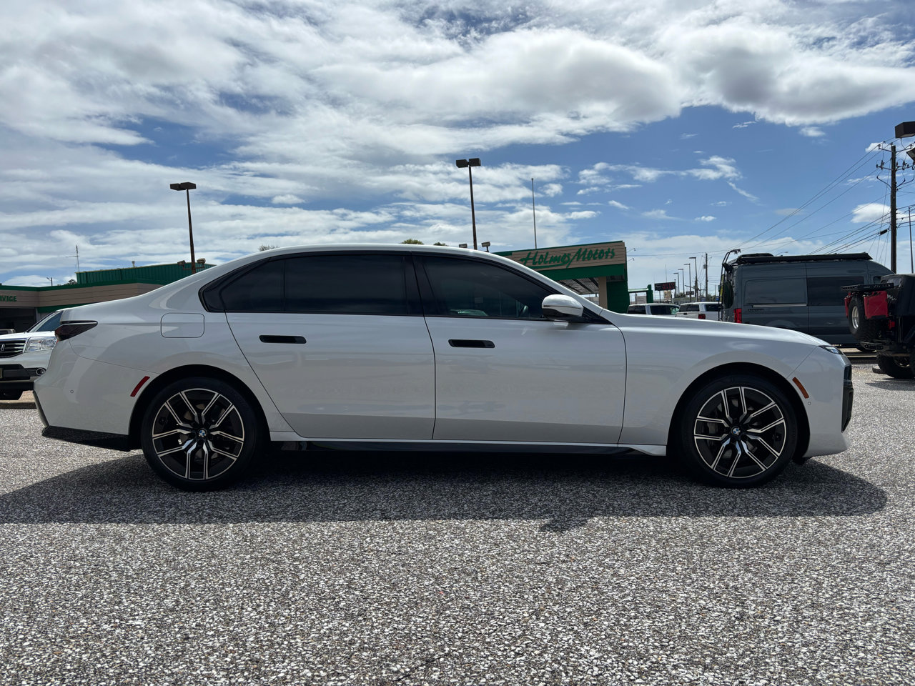 Used 2023 BMW 740i image 8