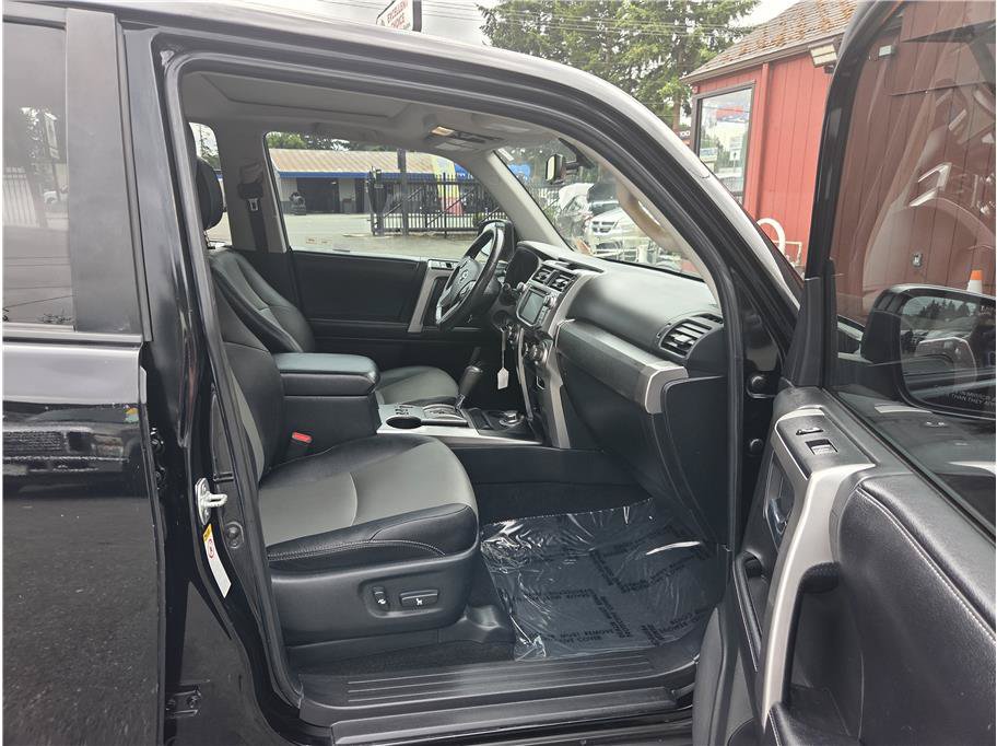 Used 2017 Toyota 4Runner SR5 Premium AWD/4WD image 21