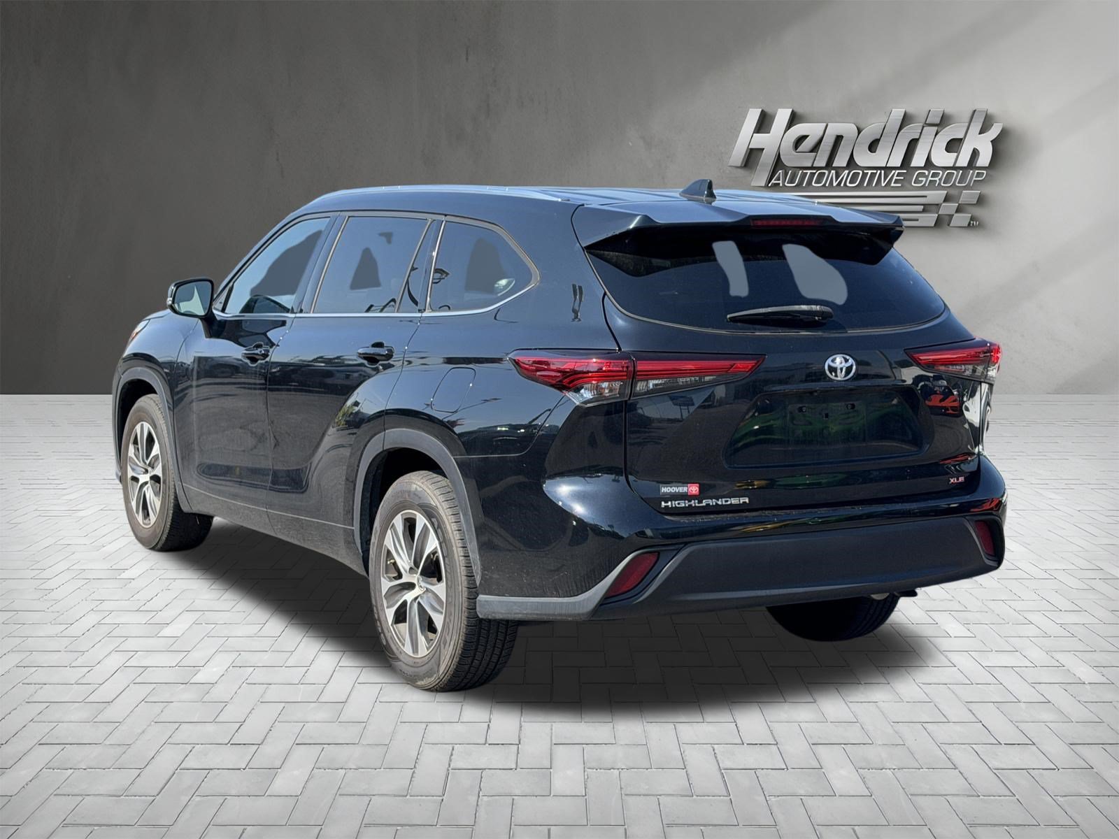 Used 2021 Toyota Highlander XLE FWD image 9