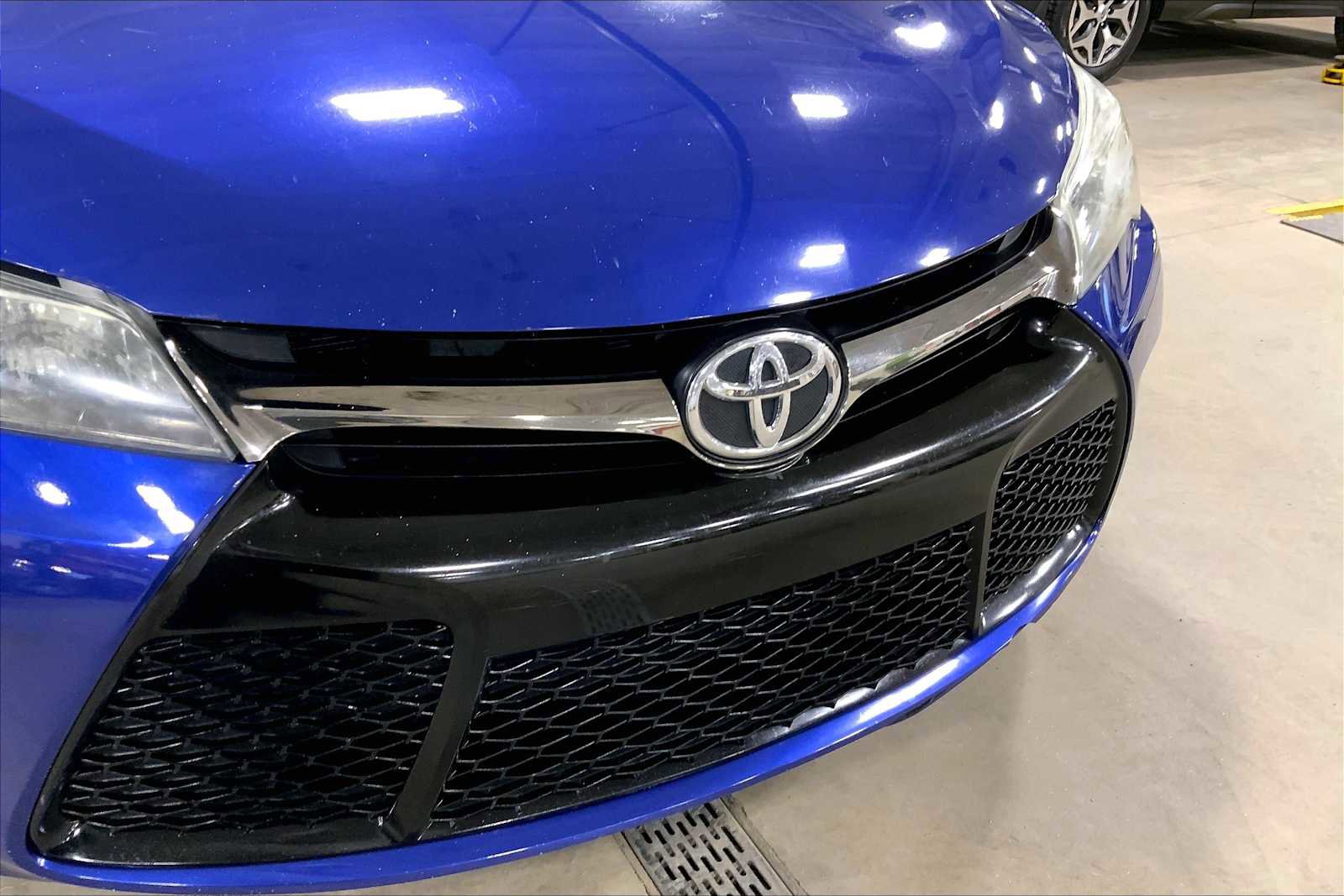 Used 2015 Toyota Camry XSE image 31