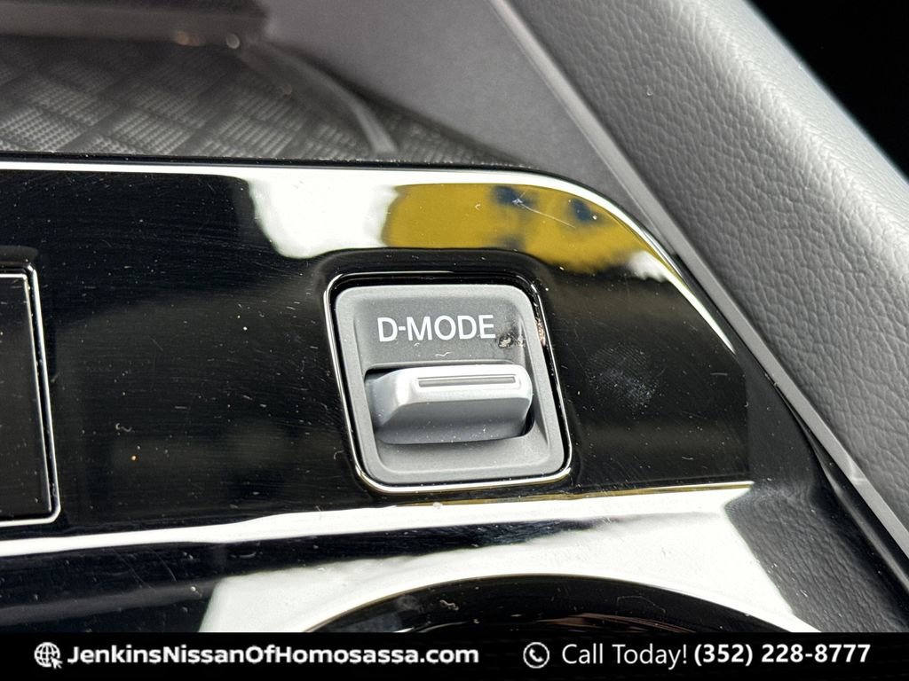 Certified 2025 Nissan Murano SV FWD image 34