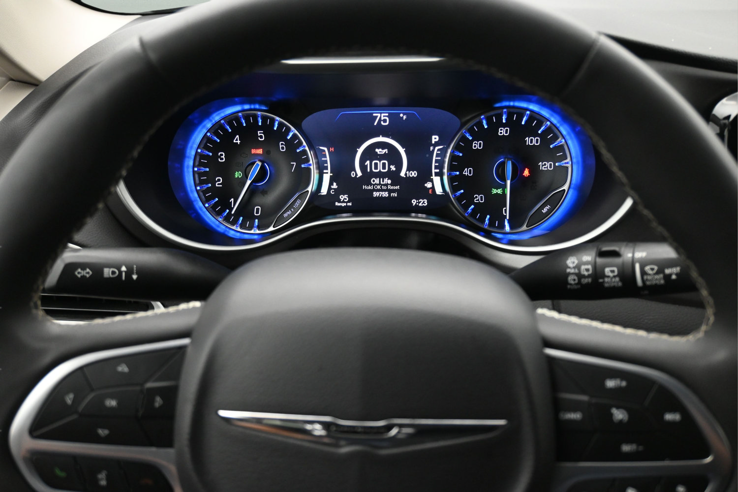 Used 2024 Chrysler Pacifica Touring-L FWD image 19