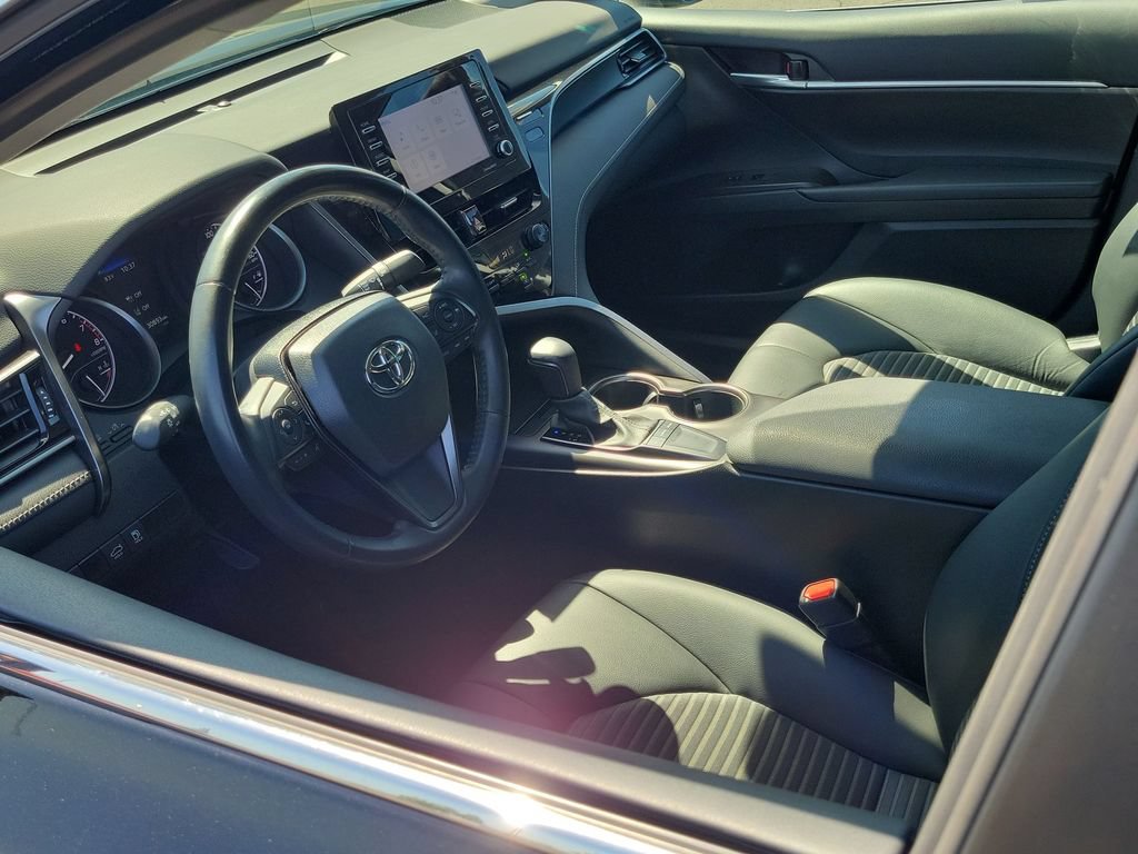 Used 2023 Toyota Camry SE FWD image 10