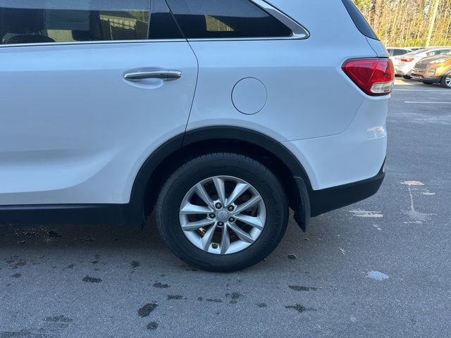 Used 2017 Kia Sorento LX w/ LX Convenience Package image 20