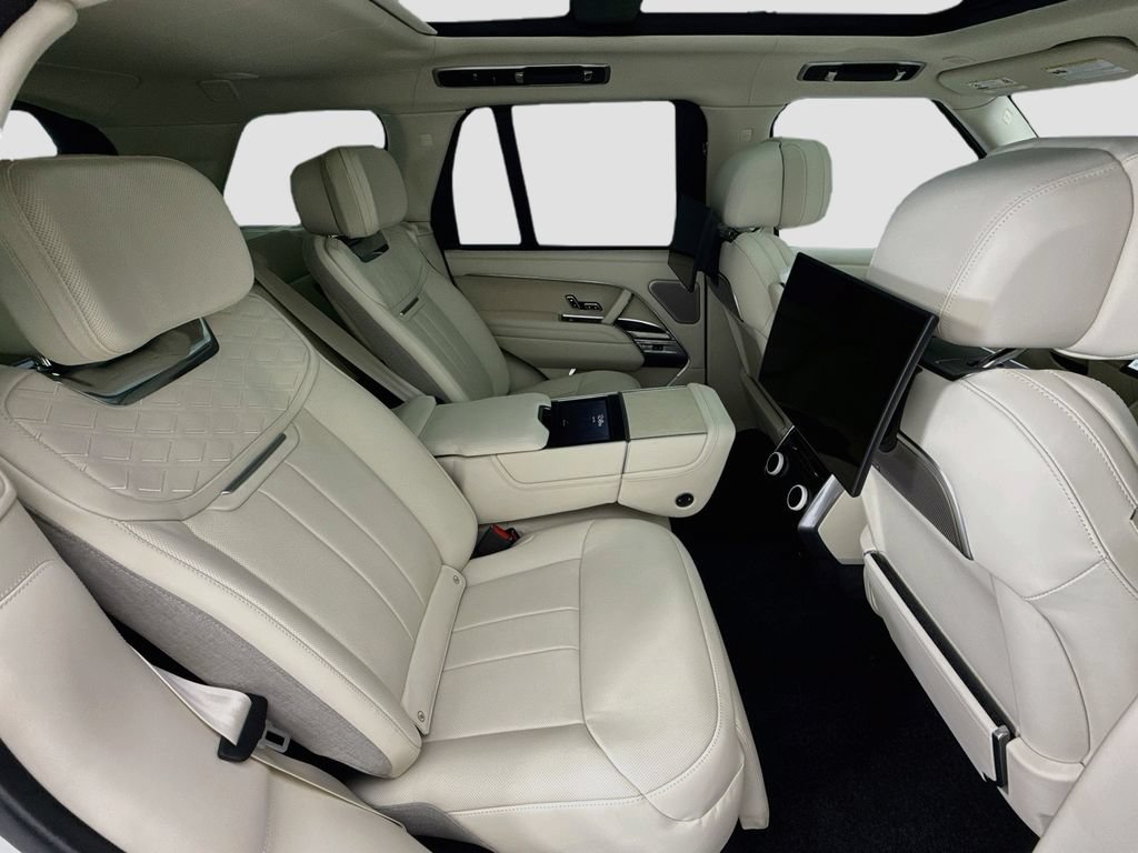 Used 2024 Land Rover Range Rover SV AWD/4WD image 21
