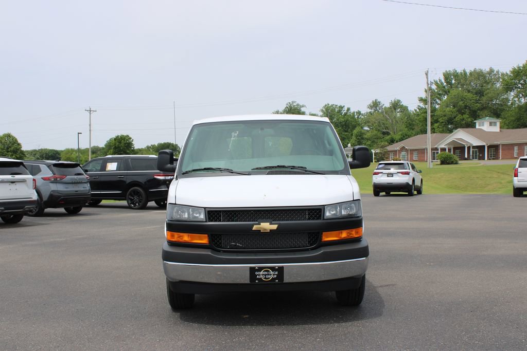New 2026 Chevrolet Express 3500 Extended RWD image 3