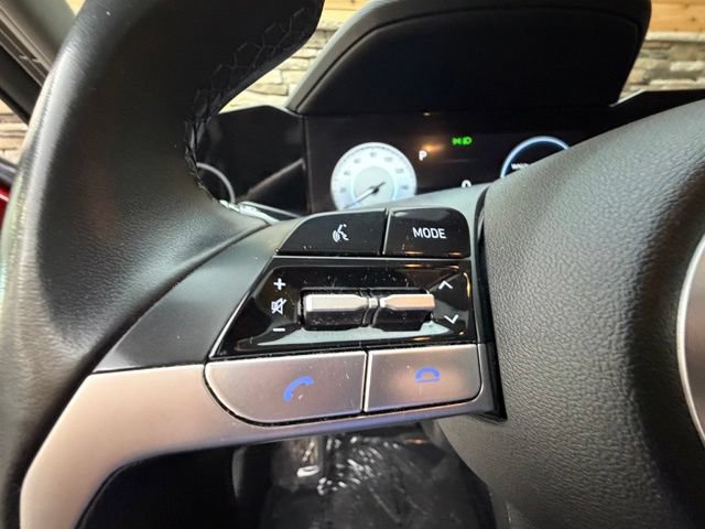 Used 2023 Hyundai Elantra Limited w/ Preferred Accessory Package FWD image 27
