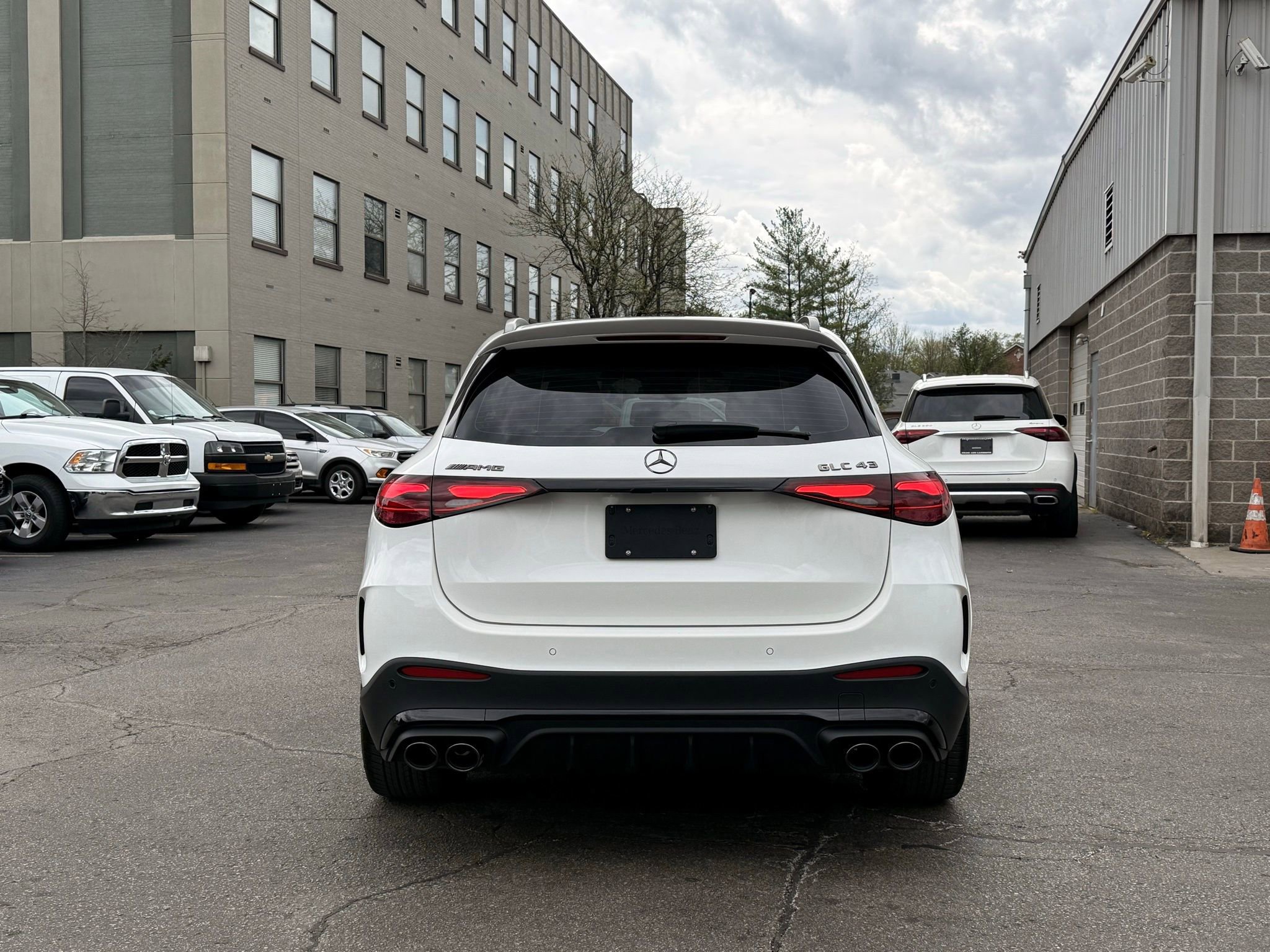 Used 2026 Mercedes-Benz GLC 43 AMG 4MATIC image 4