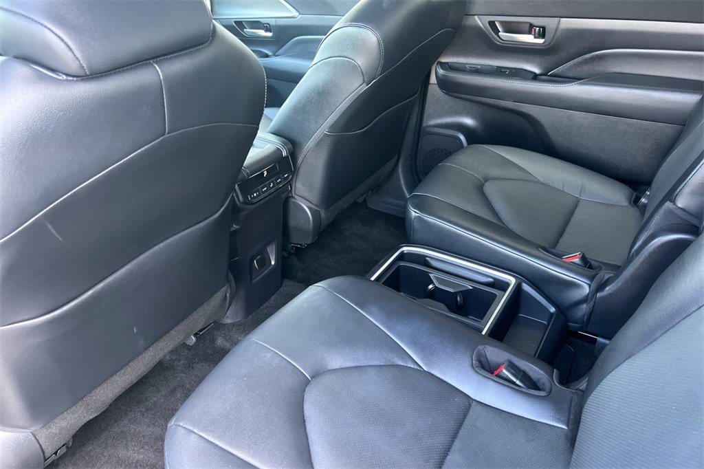 Certified 2025 Toyota Grand Highlander AWD image 14