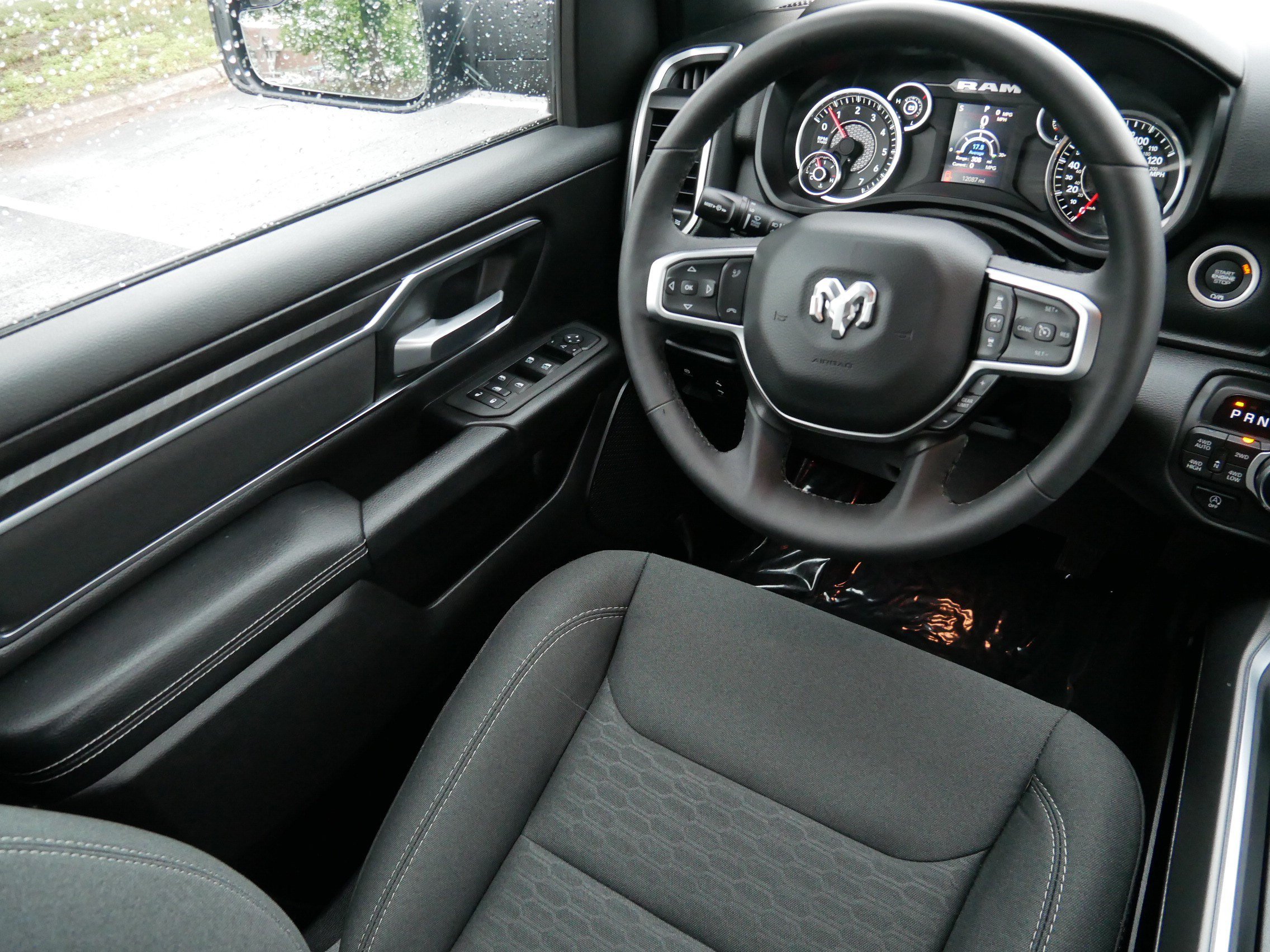 Used 2025 RAM 1500 Big Horn AWD/4WD image 9
