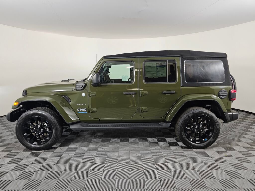 Used 2022 Jeep Wrangler Unlimited Sahara image 6