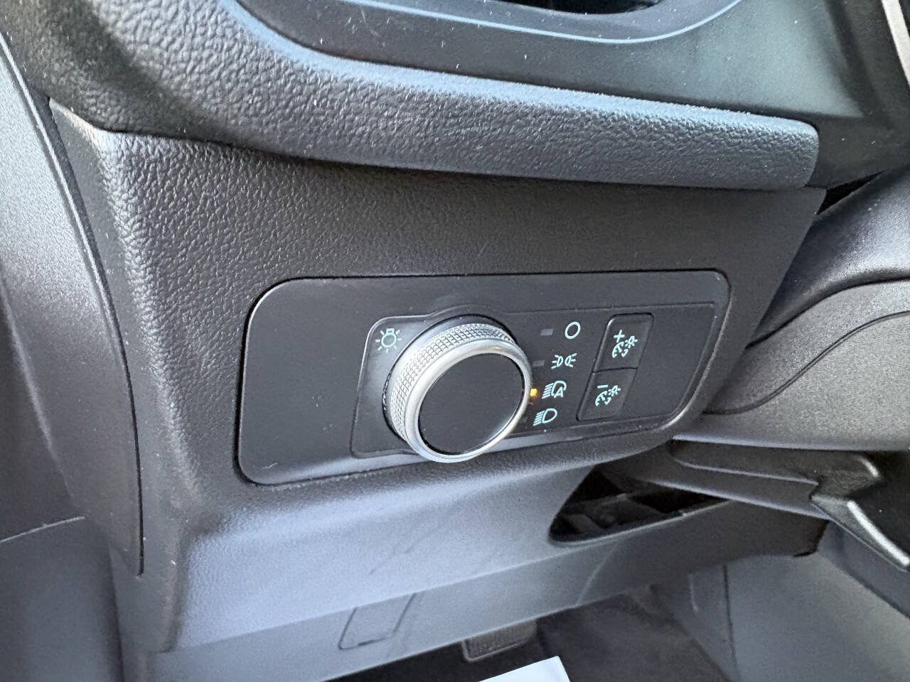 Used 2020 Ford Escape SE FWD image 14