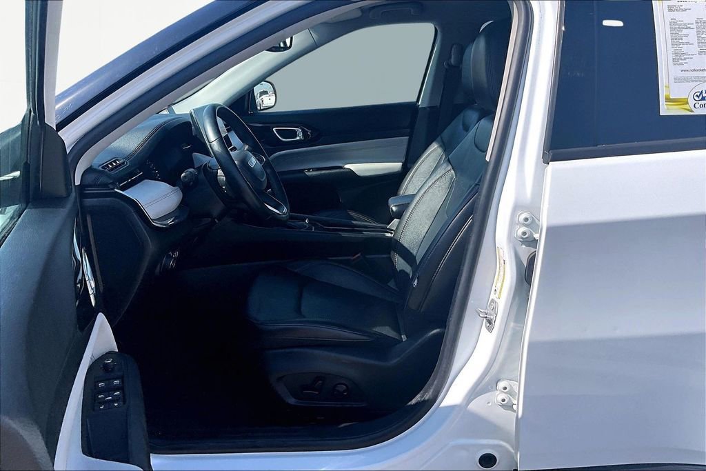 Used 2022 Jeep Compass Limited image 23