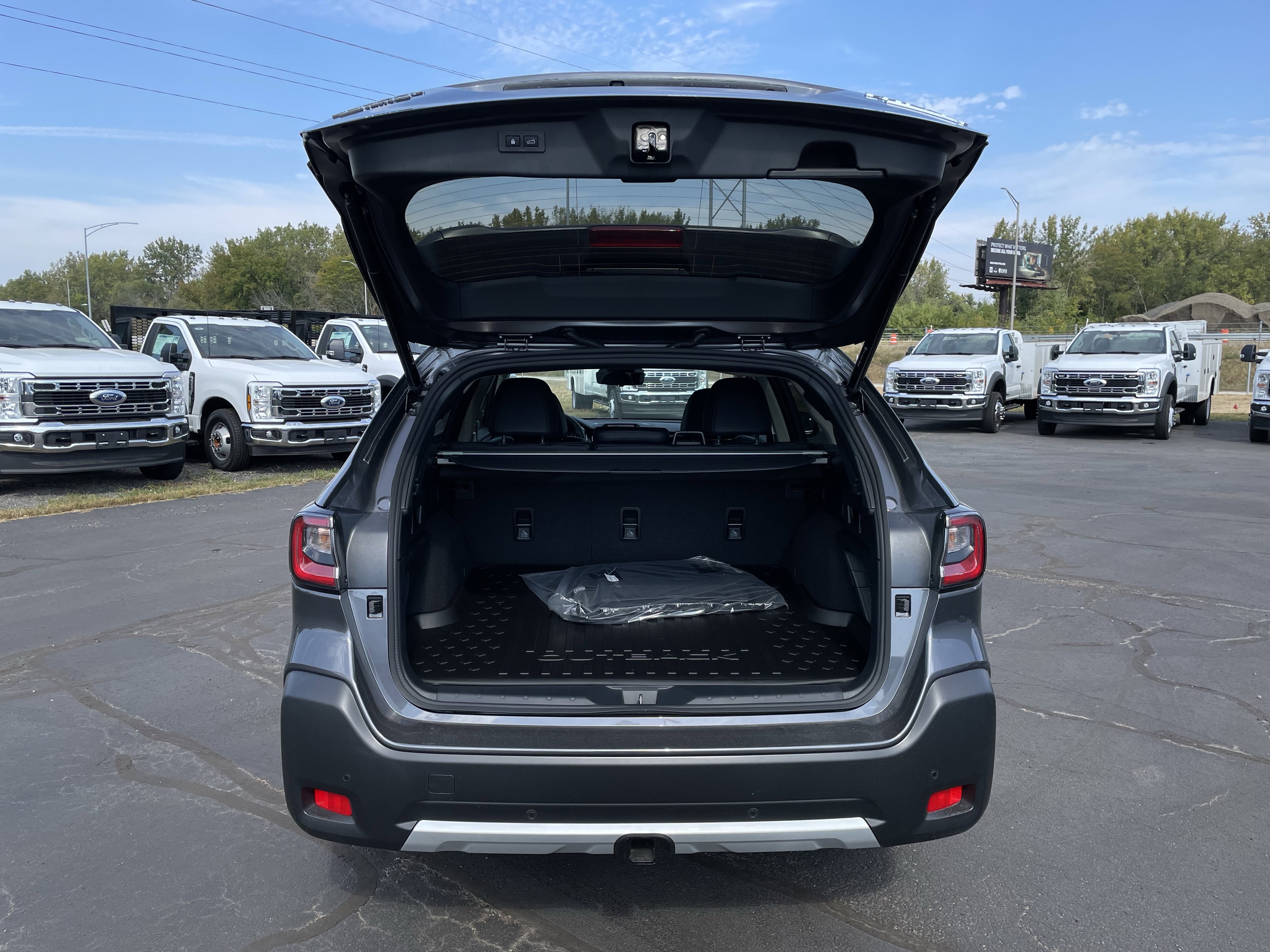 New 2025 Subaru Outback Touring image 5