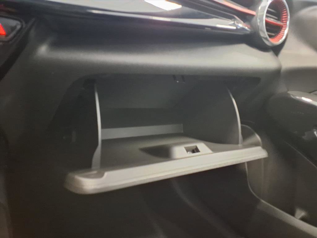 Used 2024 Chevrolet Trax RS w/ Sunroof Package image 26