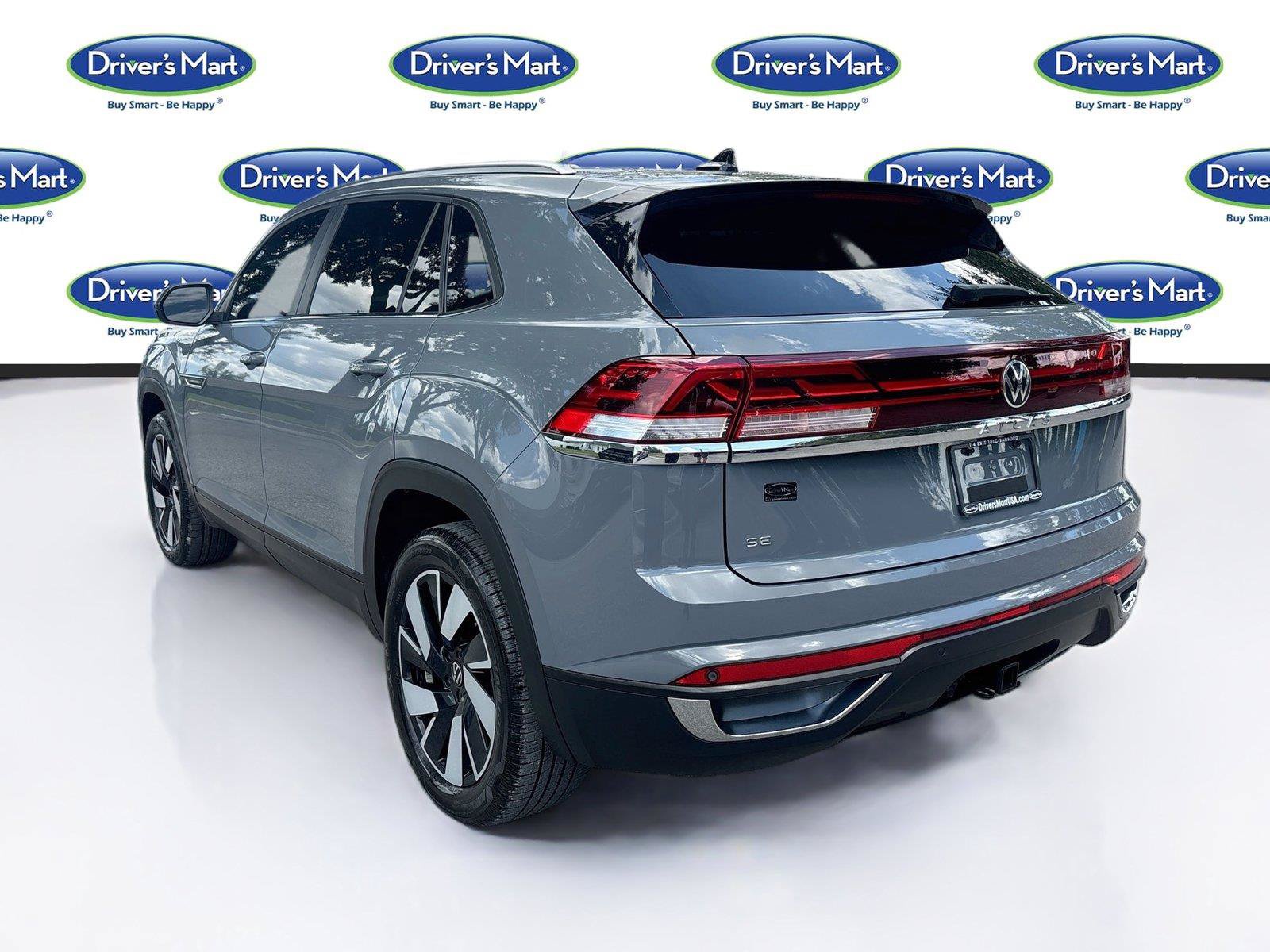 Used 2025 Volkswagen Atlas Cross Sport SE FWD image 5