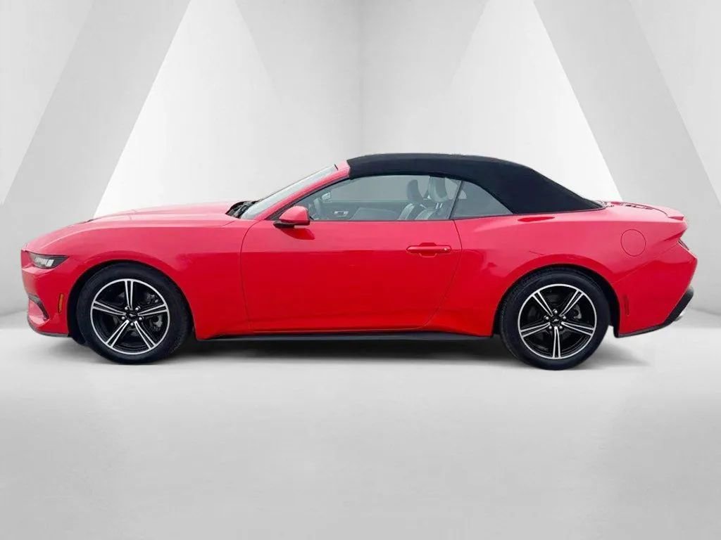 Used 2024 Ford Mustang Premium image 4