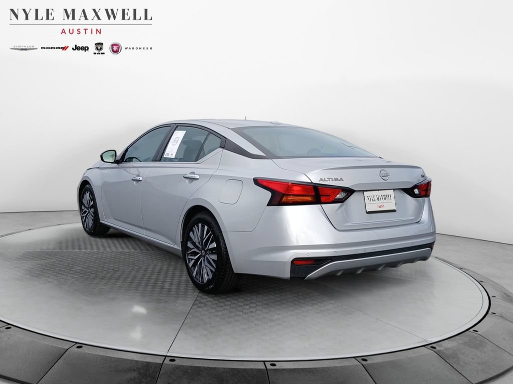 Used 2024 Nissan Altima 2.5 SV FWD image 14