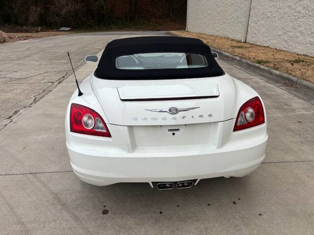 Used 2005 Chrysler Crossfire Limited image 16
