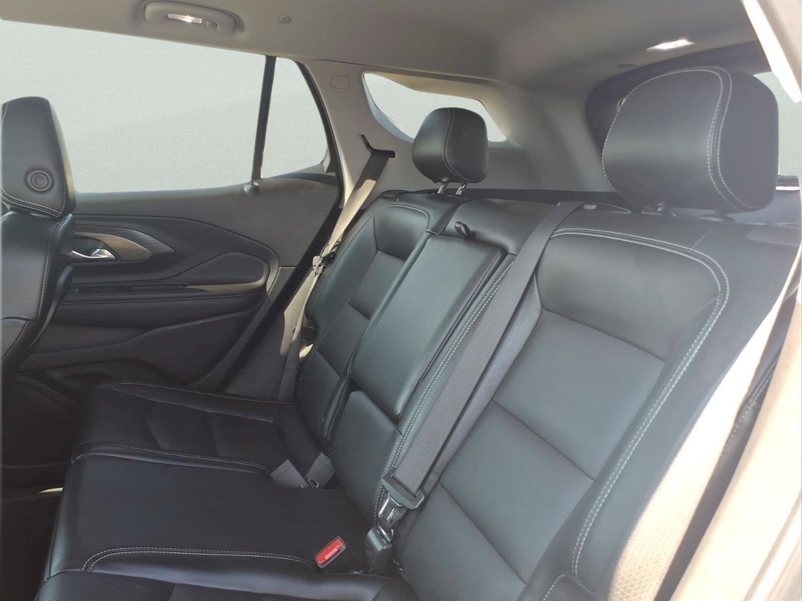 Used 2023 GMC Terrain SLT AWD/4WD image 12