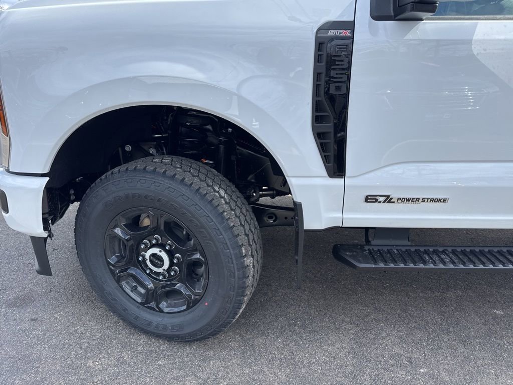 New 2026 Ford F350 4x4 Regular Cab Super Duty image 9