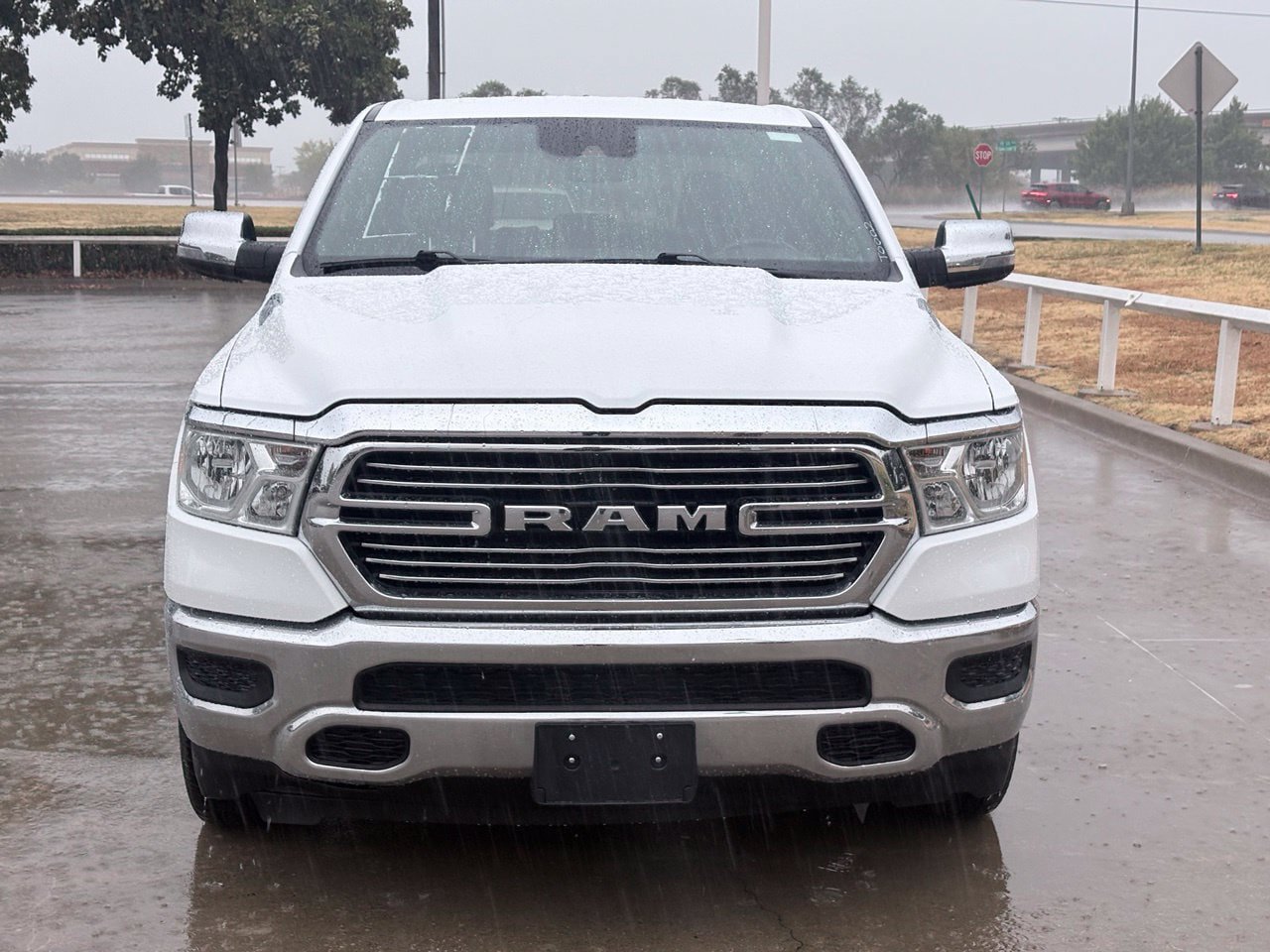 Used 2024 RAM 1500 Laramie AWD/4WD image 2