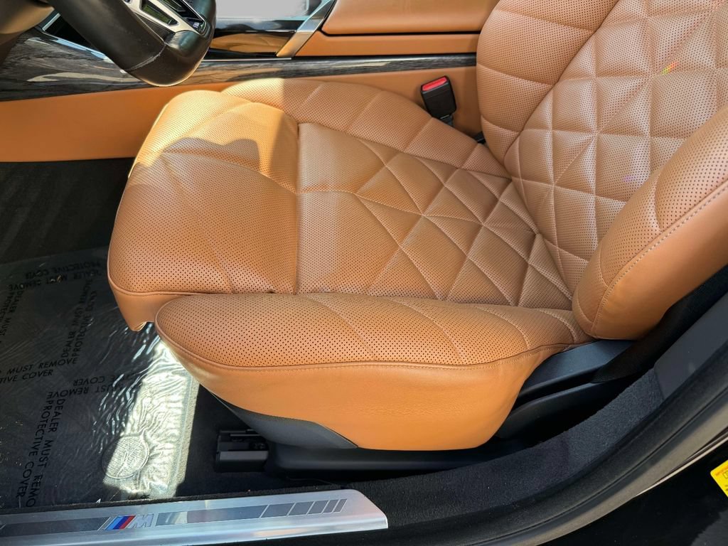 Used 2023 BMW 740i RWD image 3