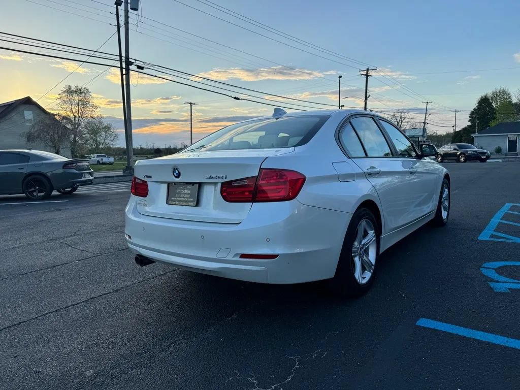 Used 2014 BMW 328i xDrive Sedan AWD/4WD image 3