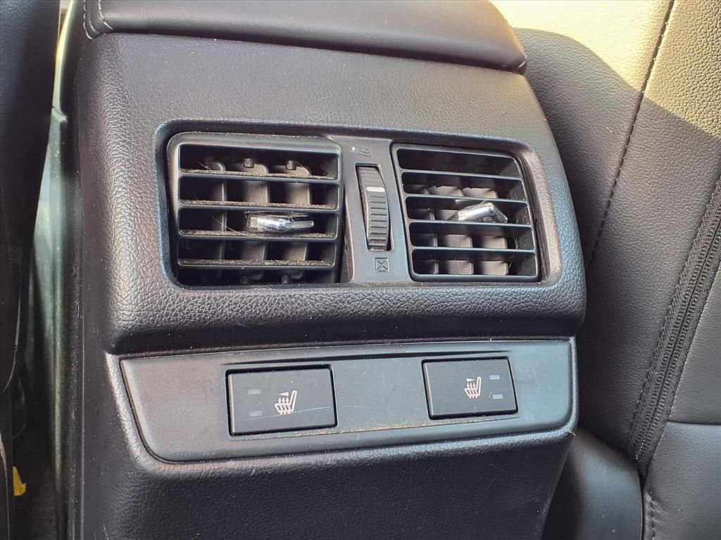 Used 2016 Subaru Legacy 3.6R Limited image 12