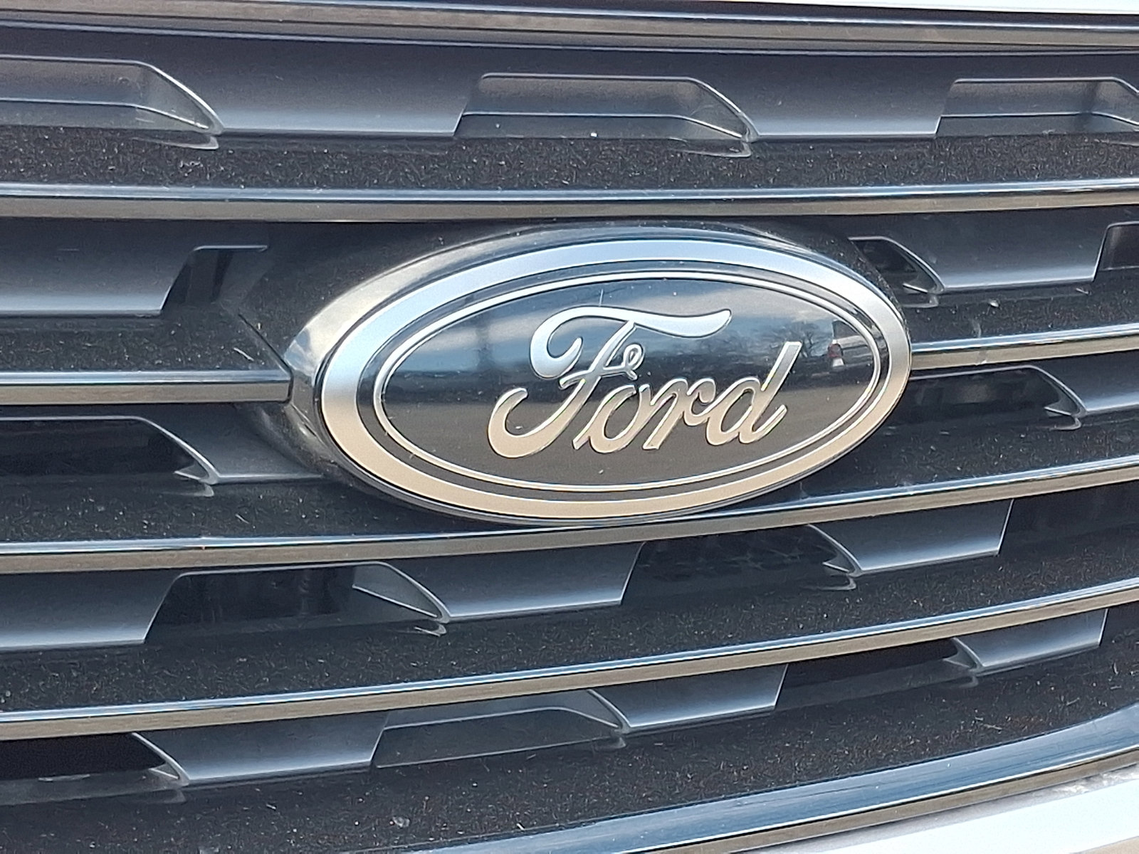 Used 2024 Ford Edge SE w/ Black Appearance Package image 31