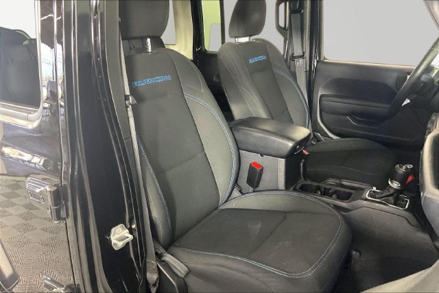 Used 2023 Jeep Wrangler Unlimited Rubicon 4xe w/ Cold Weather Group AWD/4WD image 28