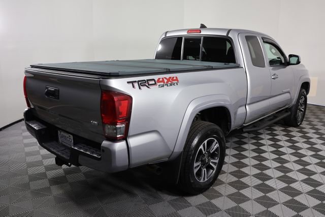 Used 2017 Toyota Tacoma TRD Sport w/ Premium & Technology Package image 8