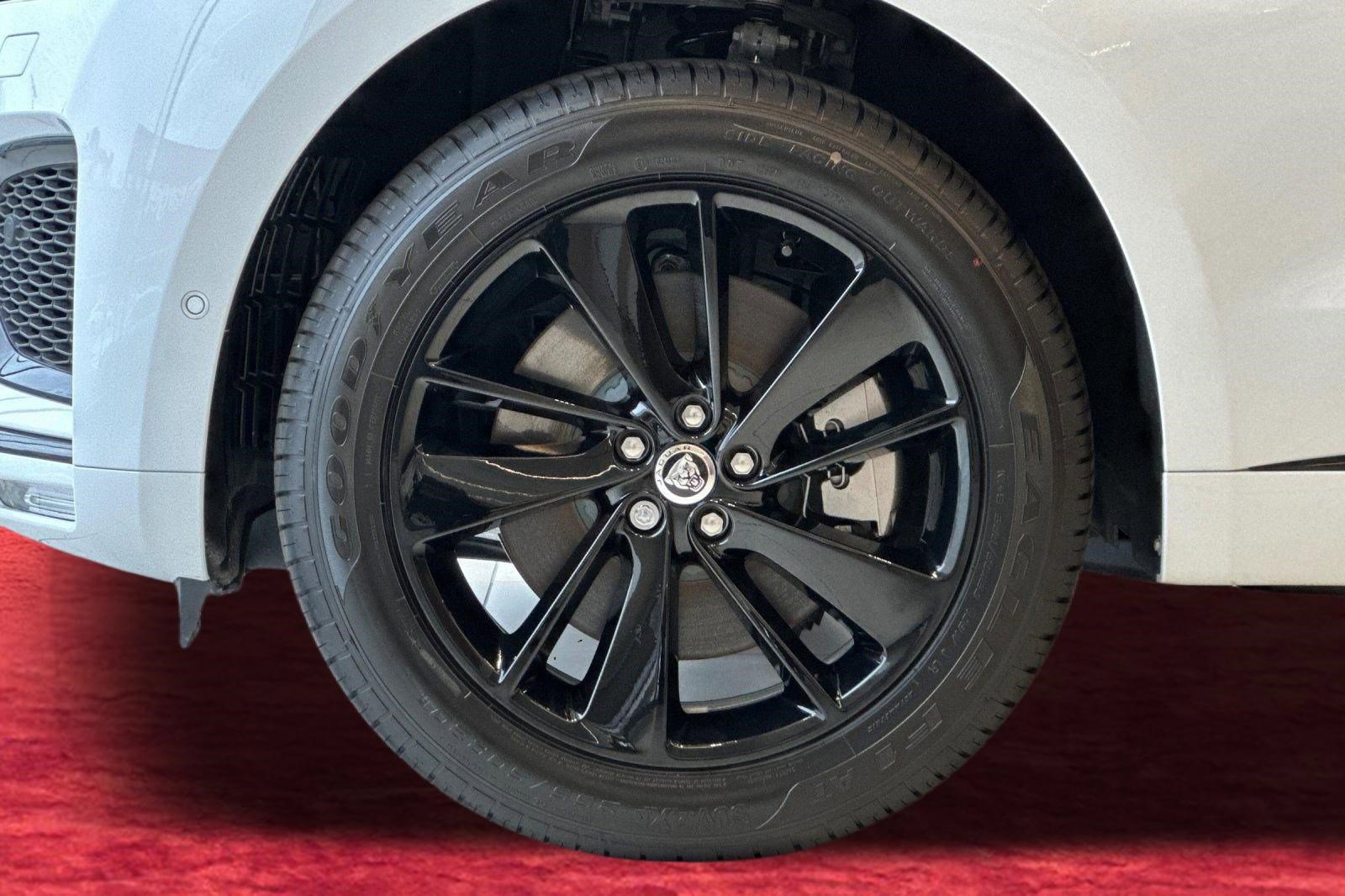 New 2026 Jaguar F-PACE R-Dynamic S image 12