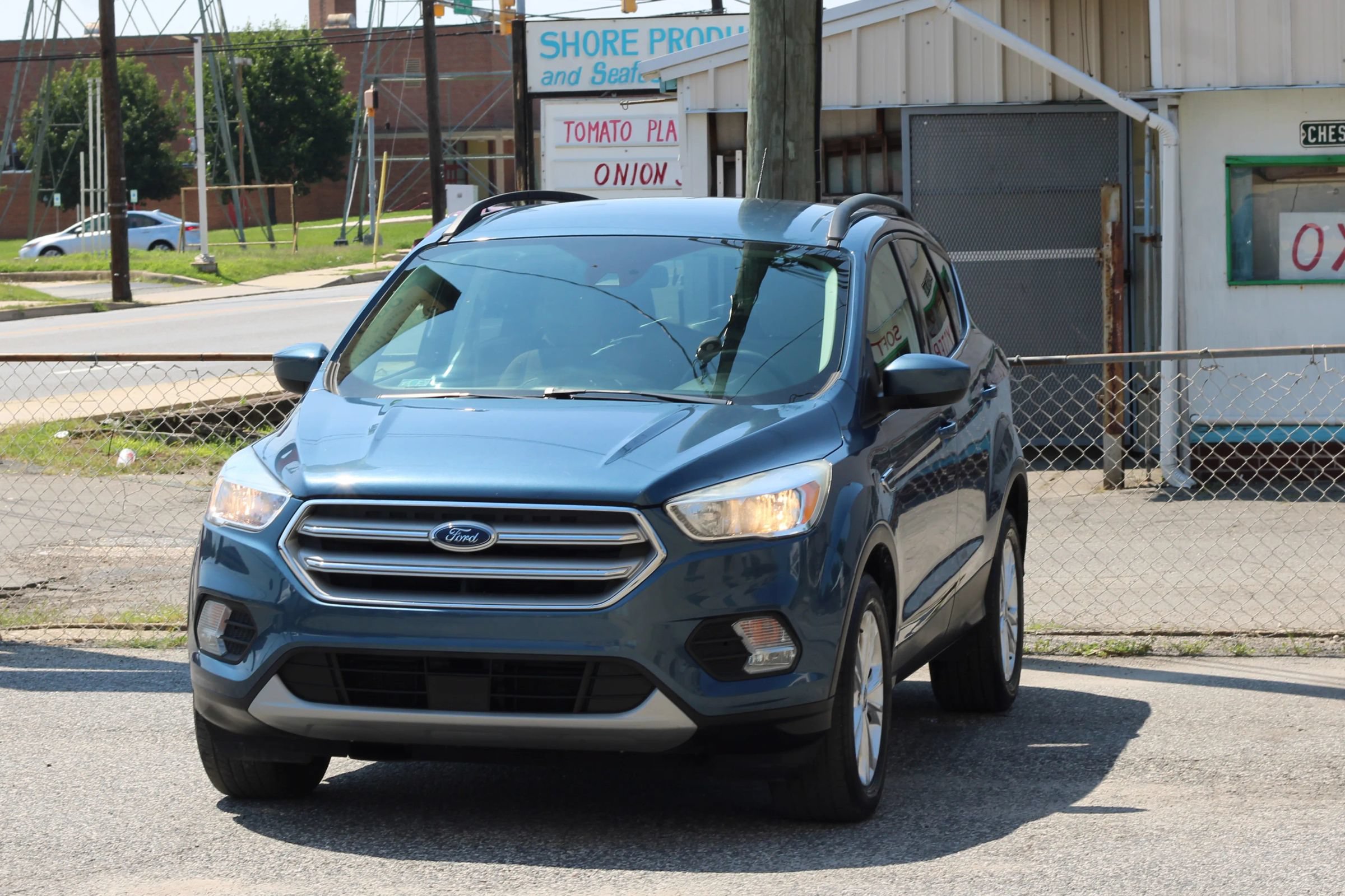 Used 2018 Ford Escape SE w/ Ford Safe & Smart Package AWD/4WD image 3