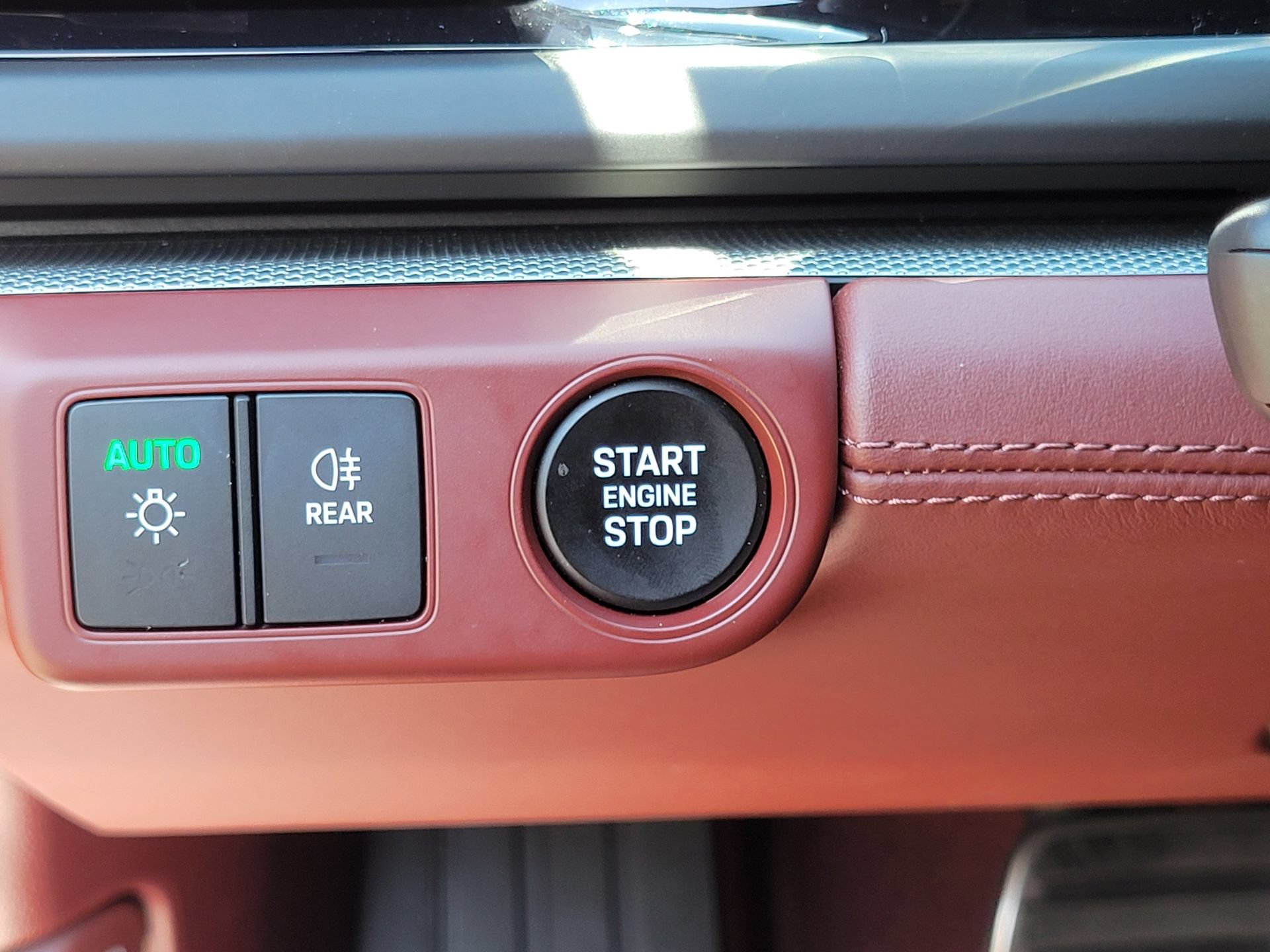 Used 2026 Porsche Panamera image 20