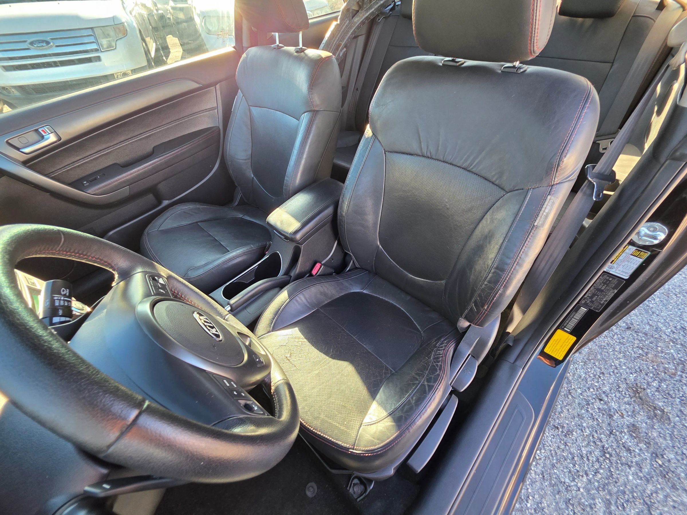 Used 2012 Kia Forte Koup SX w/ Tech Pkg image 11