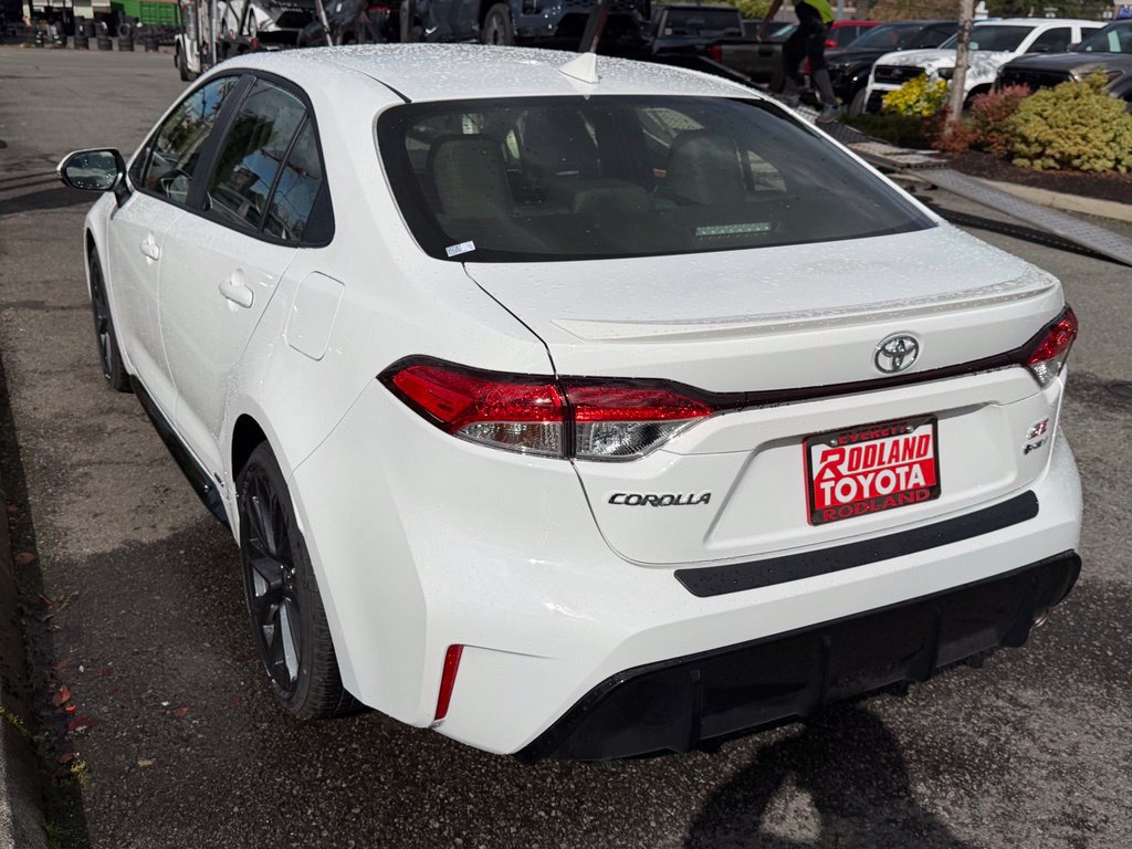 Certified 2026 Toyota Corolla SE w/ SE Premium Package AWD/4WD image 9