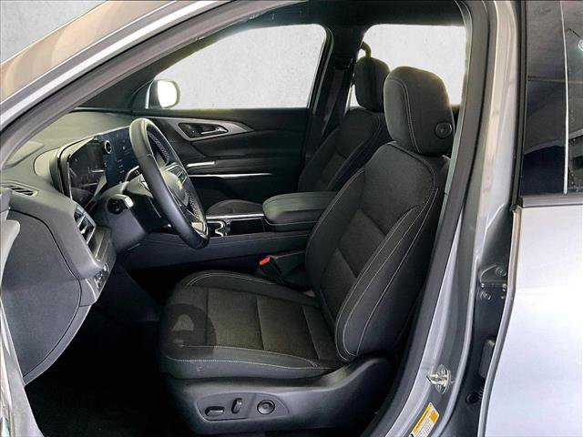 Used 2025 Chevrolet Traverse LT FWD image 27