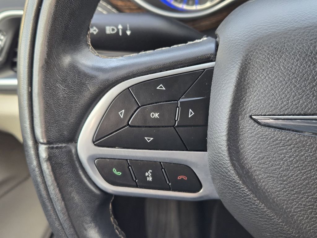 Used 2022 Chrysler Pacifica Limited image 26